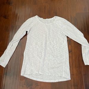Lululemon long sleeve shirt size 8